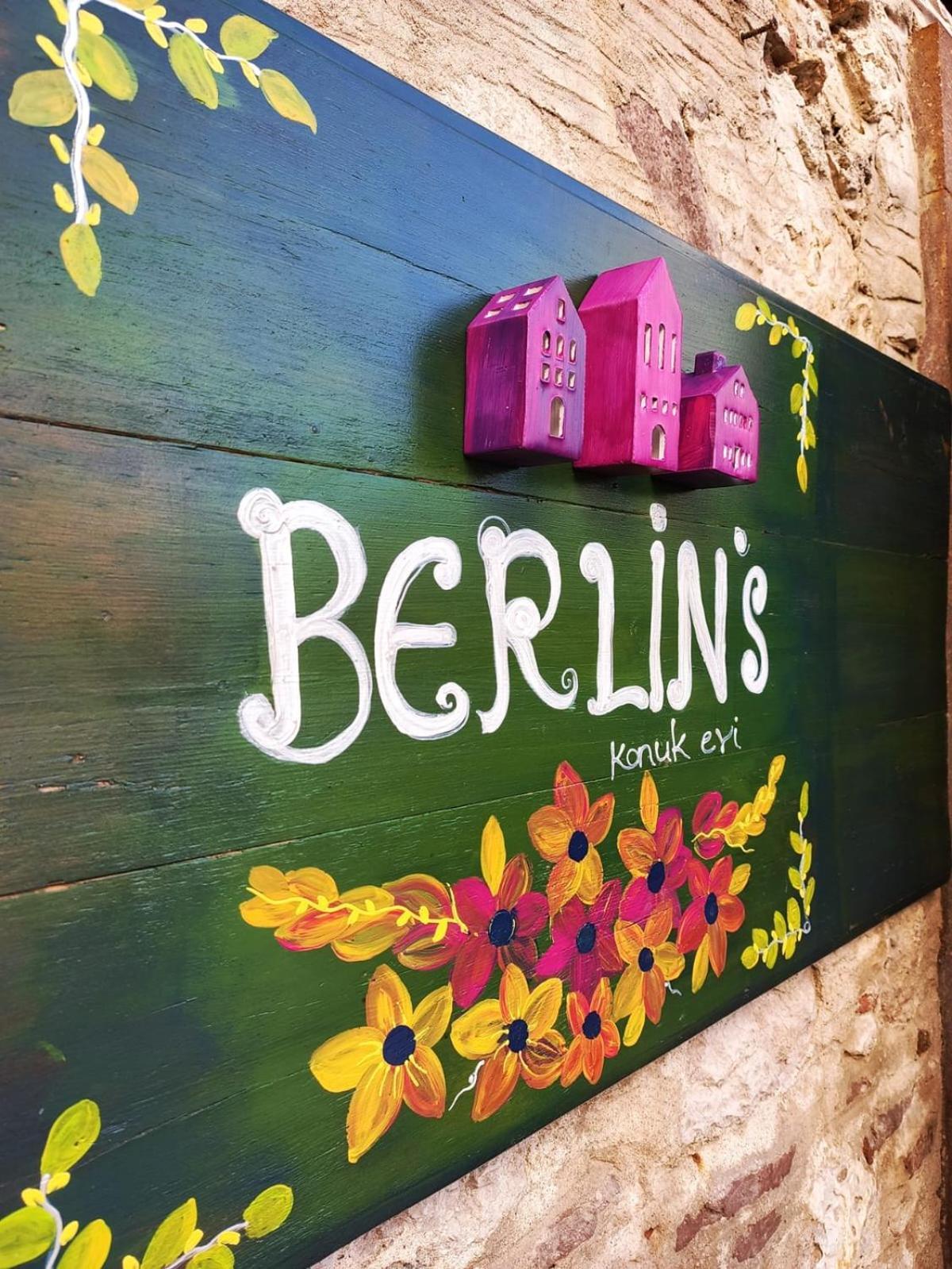 Berlin'S Guest House Urla Exterior foto